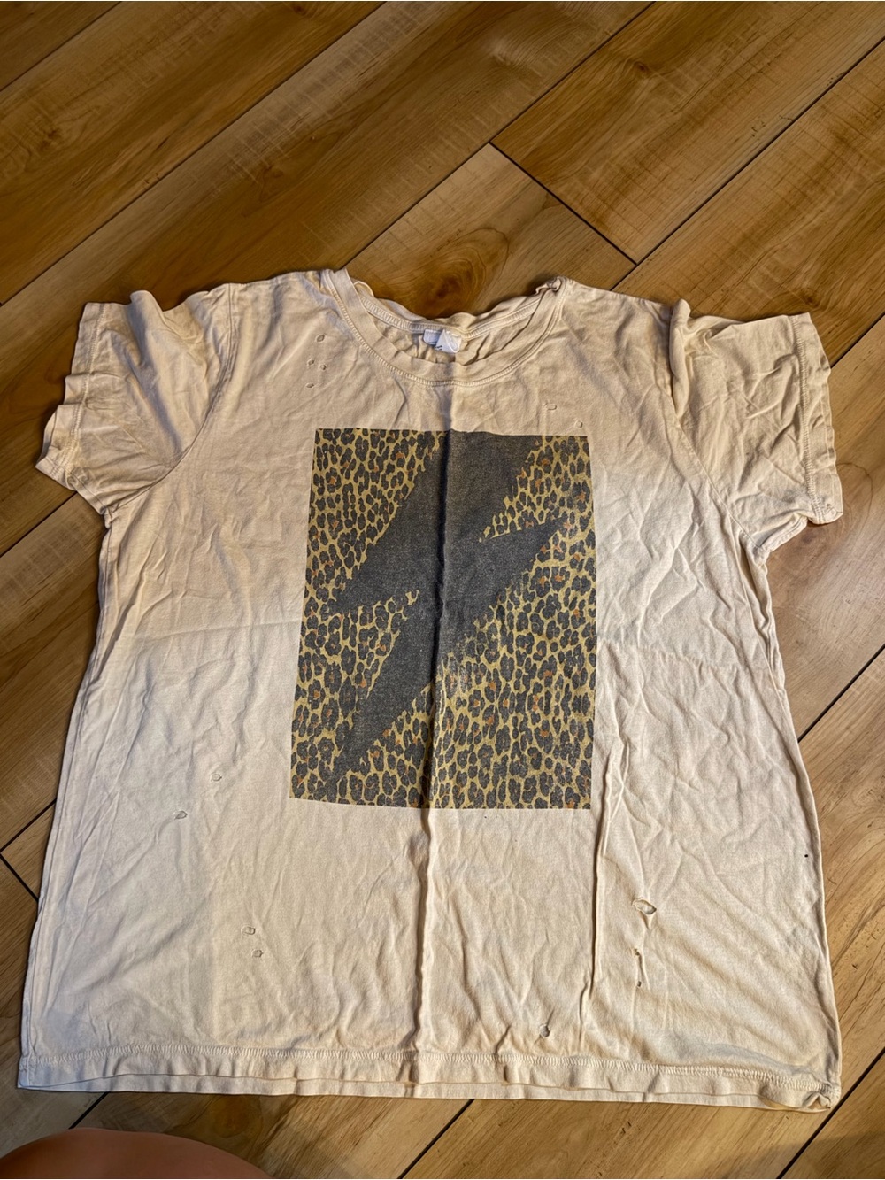 Letluv Beige Short Sleeve Tee with Leopard Graphic